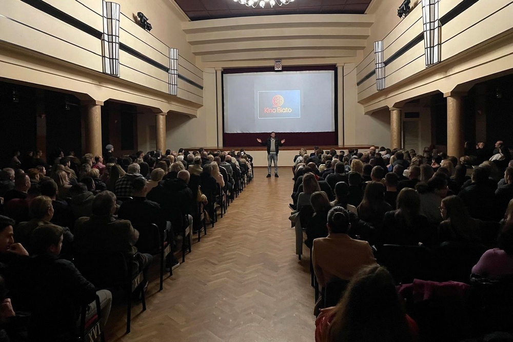 Snažna i emotivna večer u Blatu: Velika dvorana dupkom puna na projekciji filma 260 dana