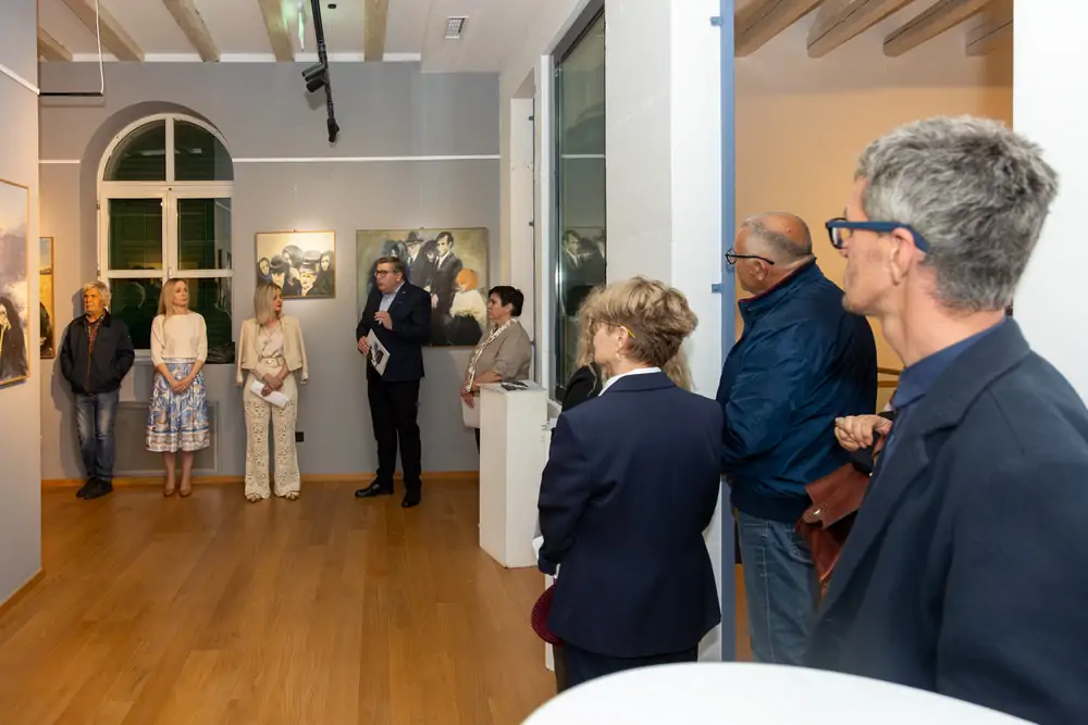 U Blatu otvorena izložba „Smrt, sprovod i greb“ Nataše Cetinić