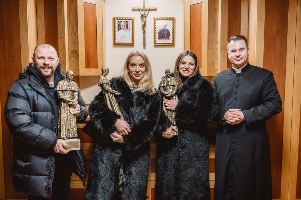 alan hrzica sestre husar